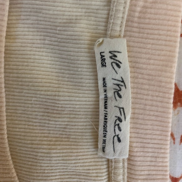 Free people size large tee with patchwork details - Picture 4 of 4